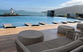 Apartamento fantástico, piscina vista mar